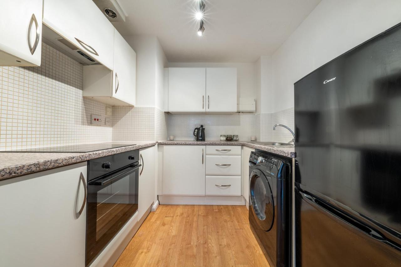 Luxury 2 Bed Apartment Stansted Airport Bishops Stortford Bishop's Stortford Eksteriør billede