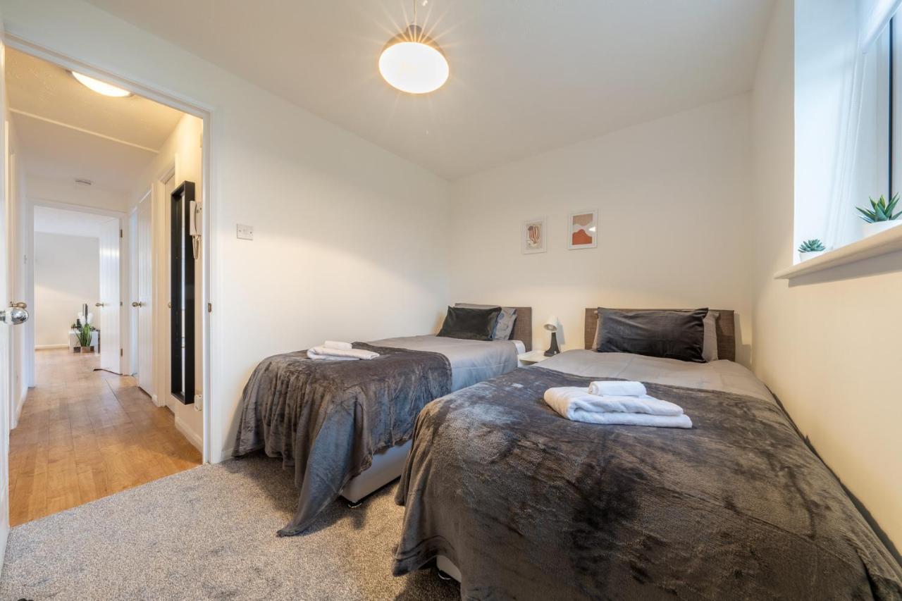Luxury 2 Bed Apartment Stansted Airport Bishops Stortford Bishop's Stortford Eksteriør billede