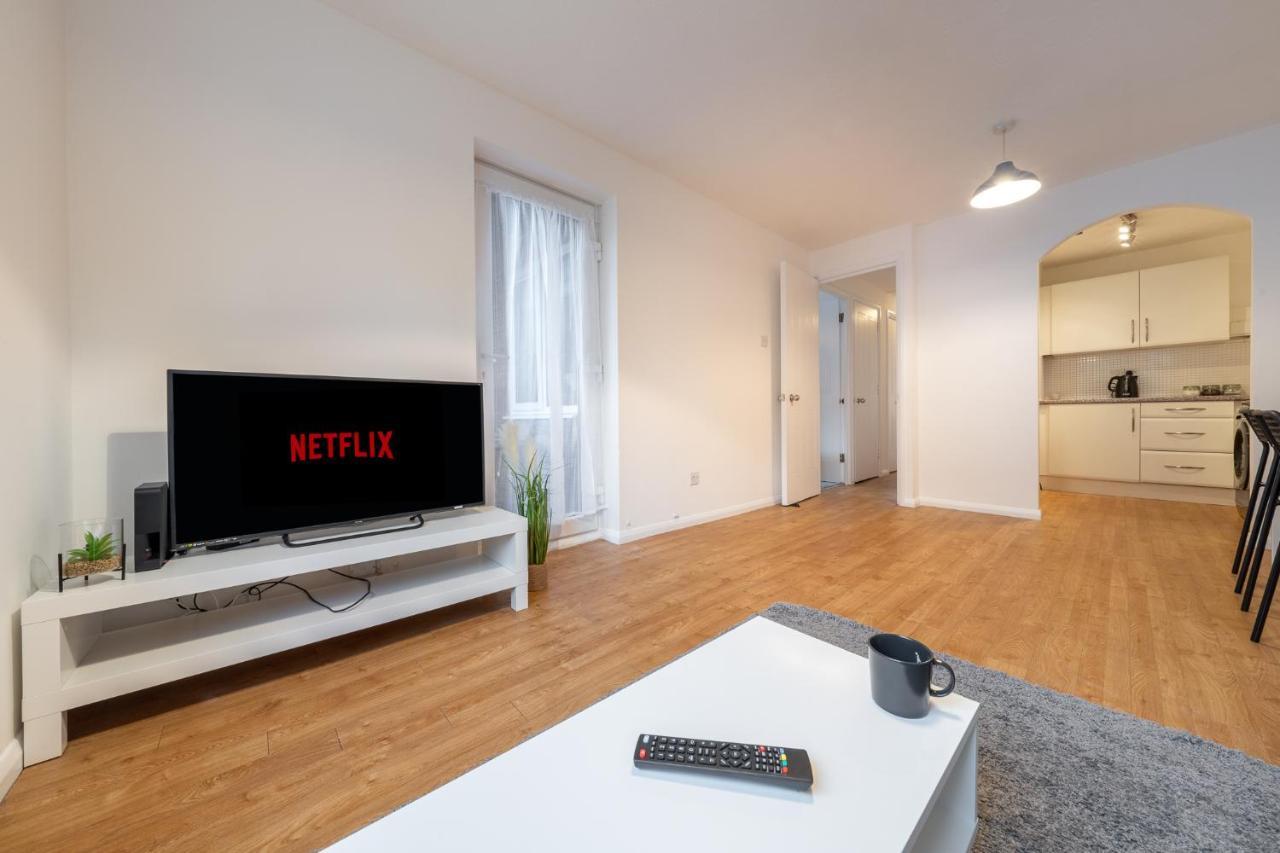 Luxury 2 Bed Apartment Stansted Airport Bishops Stortford Bishop's Stortford Eksteriør billede