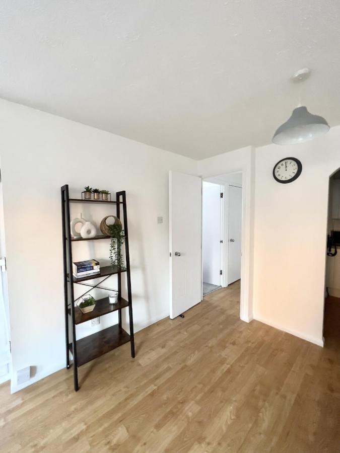 Luxury 2 Bed Apartment Stansted Airport Bishops Stortford Bishop's Stortford Eksteriør billede